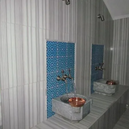 Stunning Felicia Guarantees A Wonderful Holiday In A Prime Location
