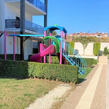 Stunning Felicia Guarantees A Wonderful Holiday In A Prime Location Side