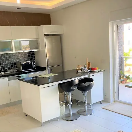 Stunning Felicia Guarantees A Wonderful Holiday In A Prime Location Daire